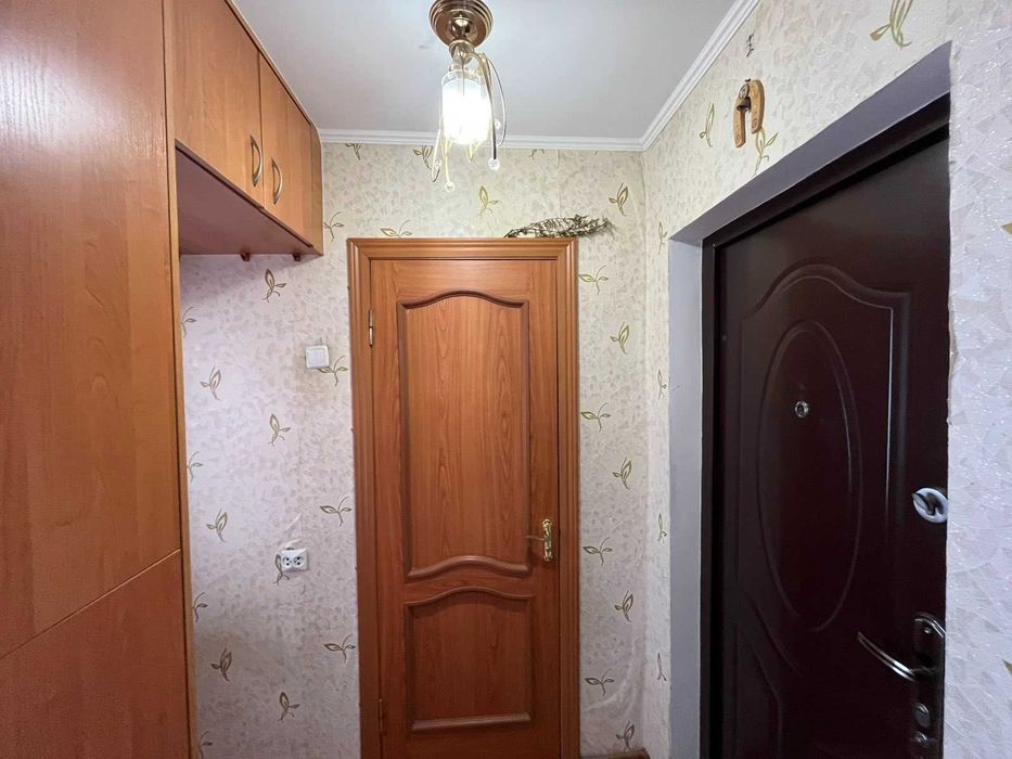 Супер квартира, низ ринку - Виставка, середній поверх, Хороша ціна