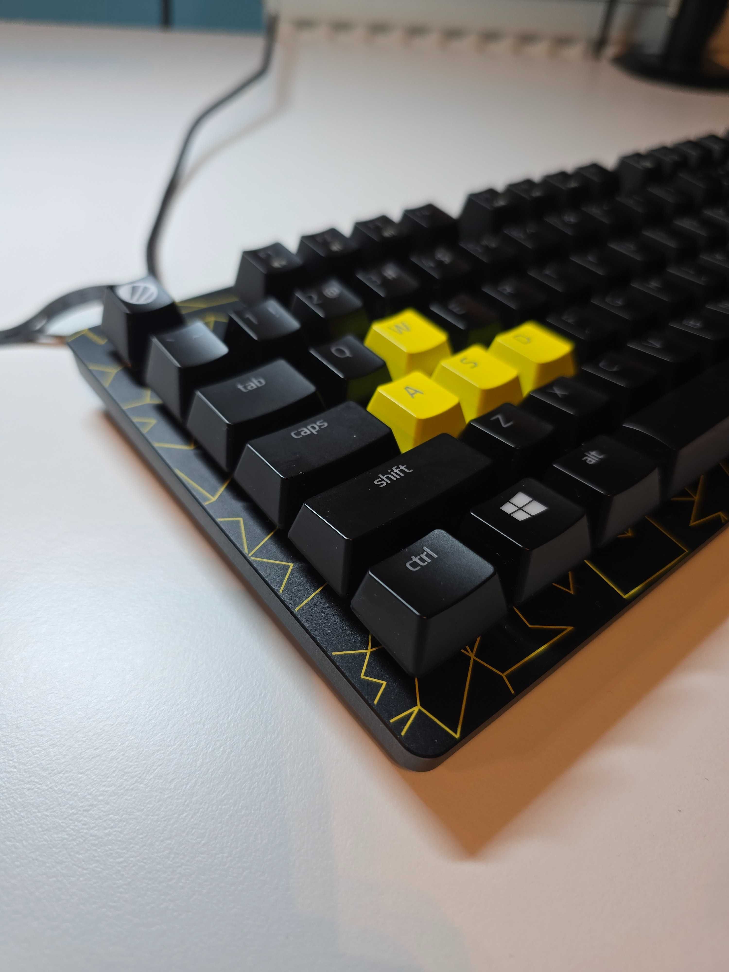 Razer Huntsman V2 TKL esl Edition Red Switch