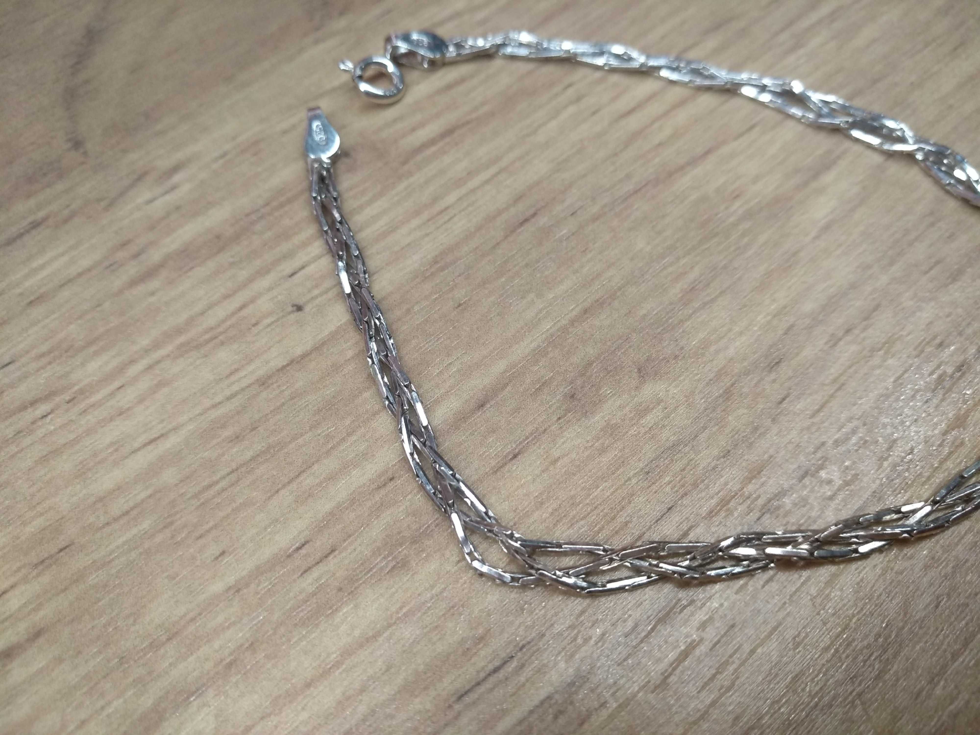 Delikatna bransoletka srebrna 925 na łańcuszku
