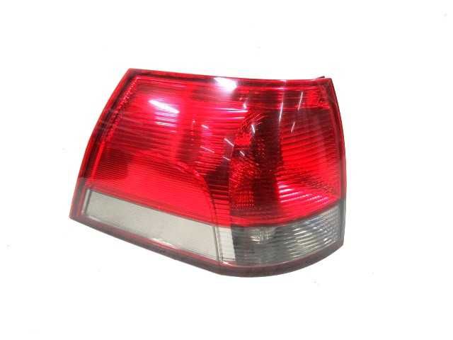 , VECTRA C LIFT lampa Lewa tyl kombi