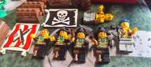 LEGO pirates figurki,części,łódki,liście
