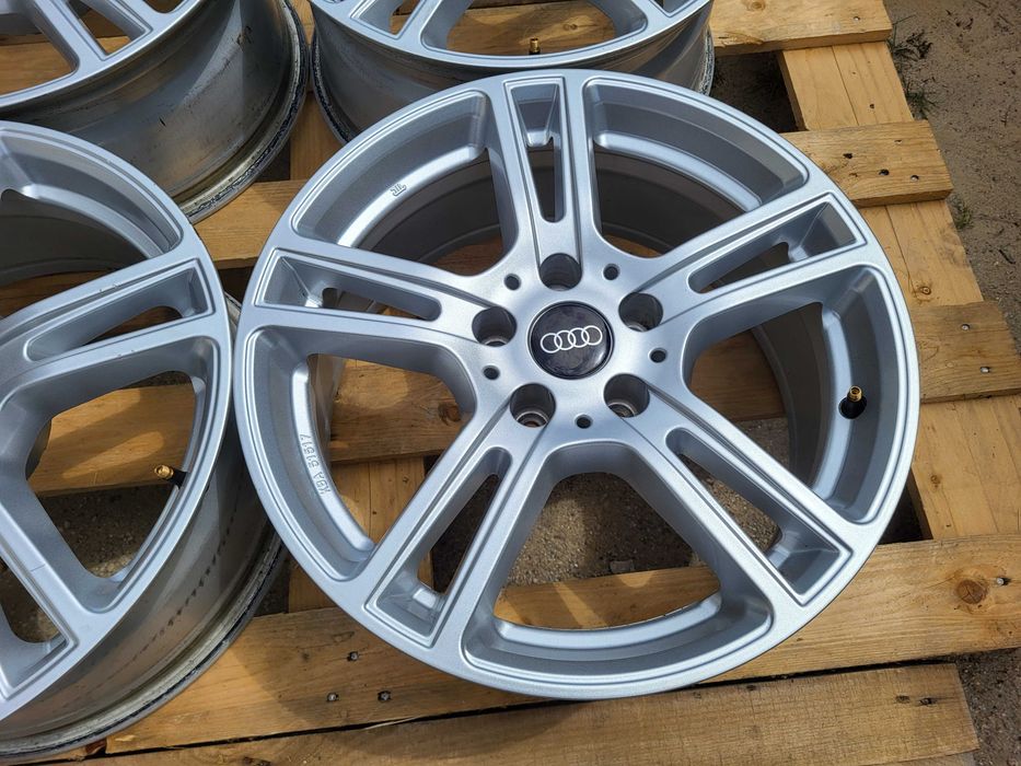 [1030] Felgi aluminiowe 17 cali AUDI 5x112 et28 7,5Jx17H2 A3 A4 A6