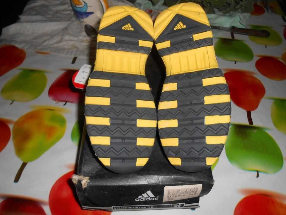 Sapatilhas Adidas original tamanho 34 novas