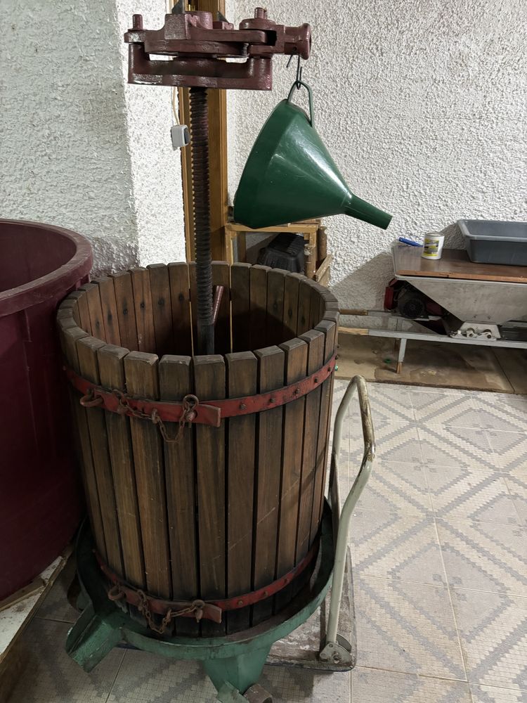 Prensa de esmagar uvas manual , esmagador de uvas electrico