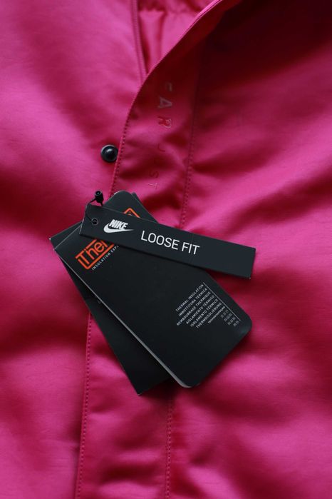 Жіноча куртка Nike