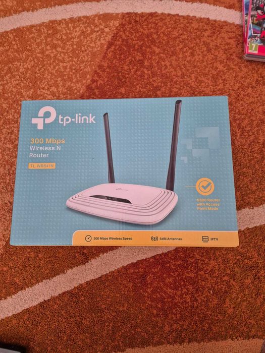 Equipamentos de rede: Router e Hub USB TP-Link, e Switch Tenda