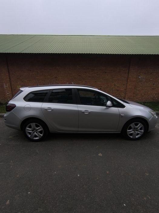 Оpel astra j sports tourer 1.7 cdti