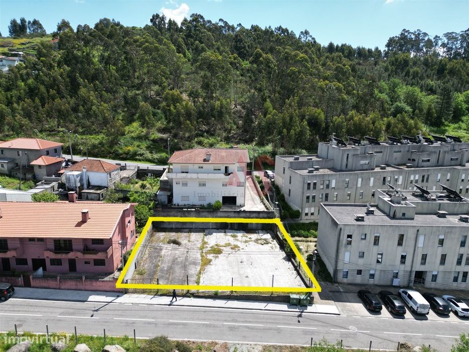 Terreno Urbano Plano Murado com 504 m2 com Poço, Ótimos Acessos e Próx