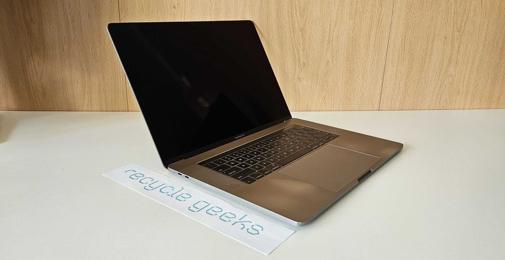 Apple MacBook Pro (15", 2017) i7 16GB RAM DDR3 512GB SSD | Teclado EN