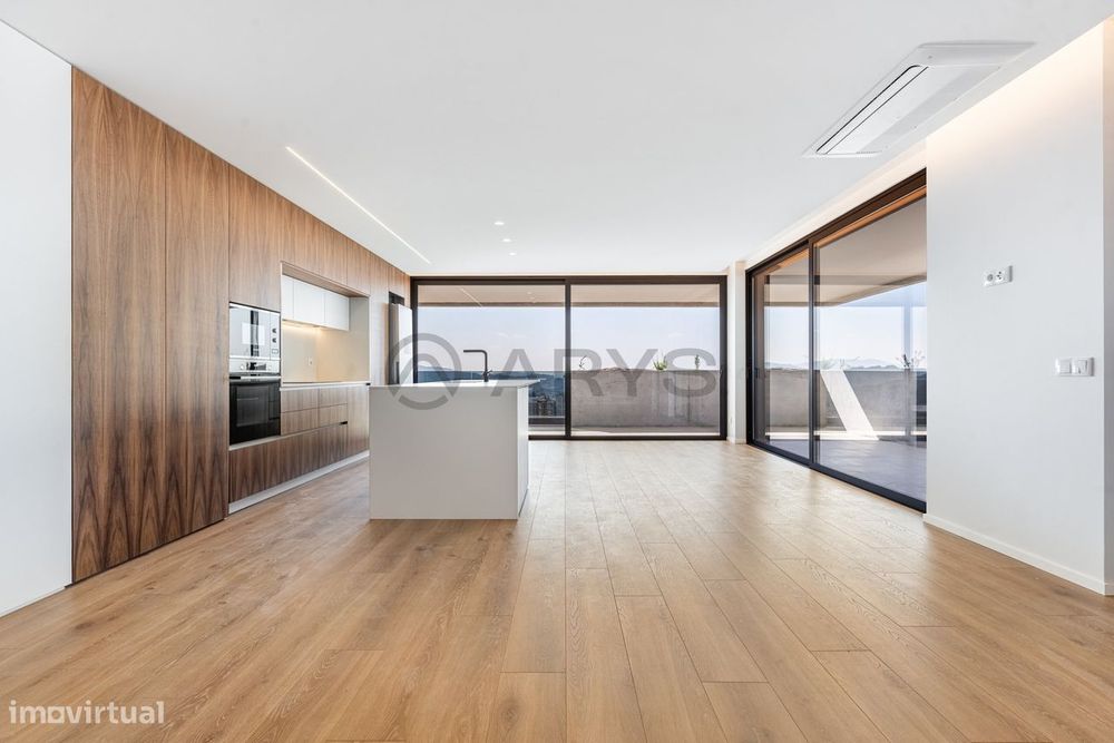 Apartamento T3 luxuoso para arrendamento em Nogueira