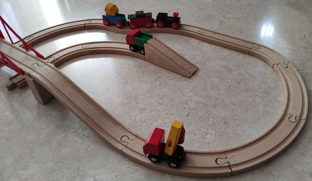 BRIO чудова залізниця конструктор з дерева (Швеція)