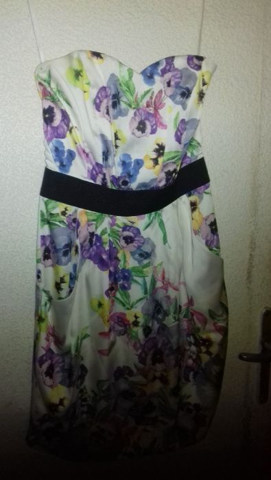 Sukienka elegancka w kwiaty H&M