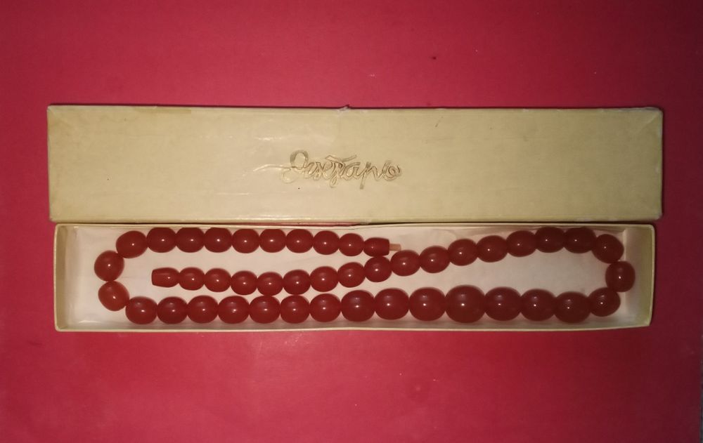 Советские янтарные бусы