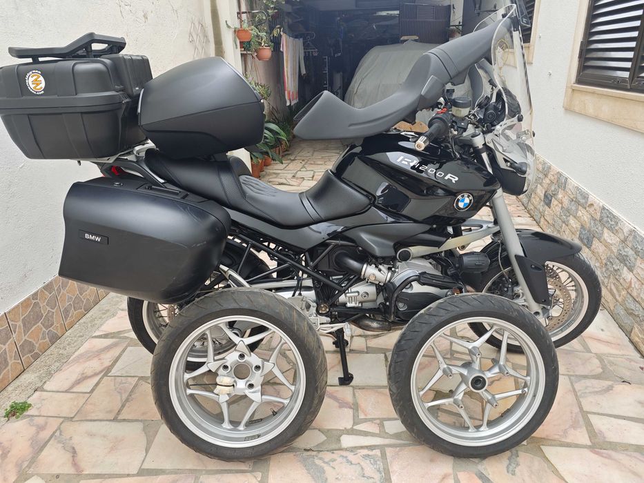 BMW R 1200 R com alguns extras