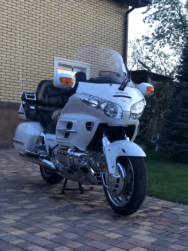 Свіжак! З Японії HONDA GL1800!