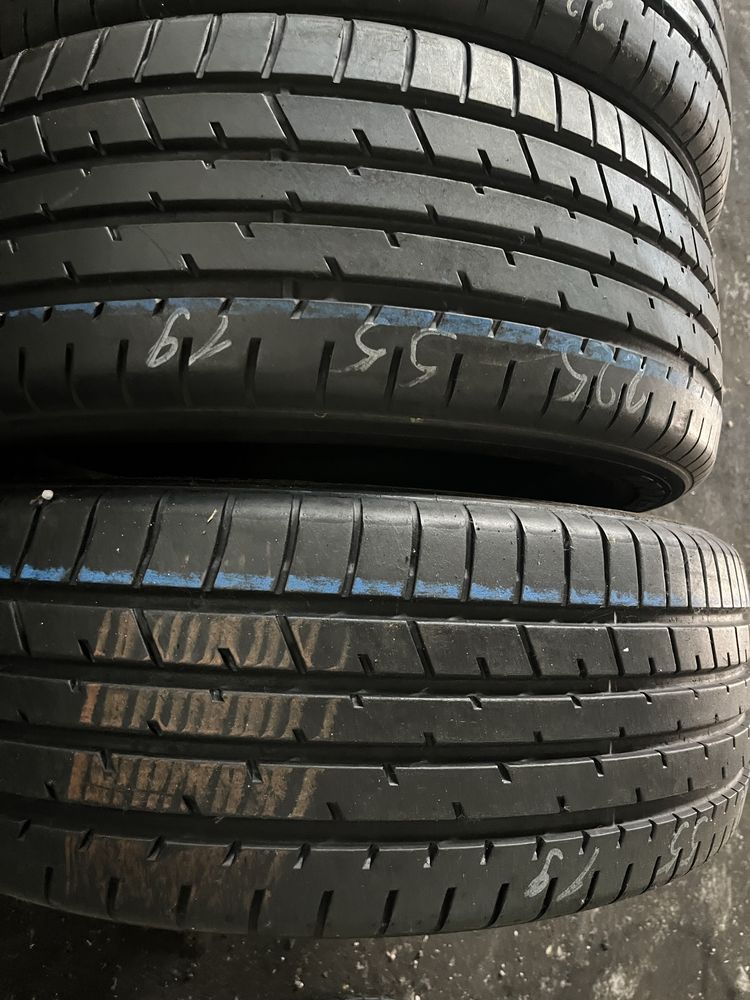 Продам гуму 225 55 19 toyo
