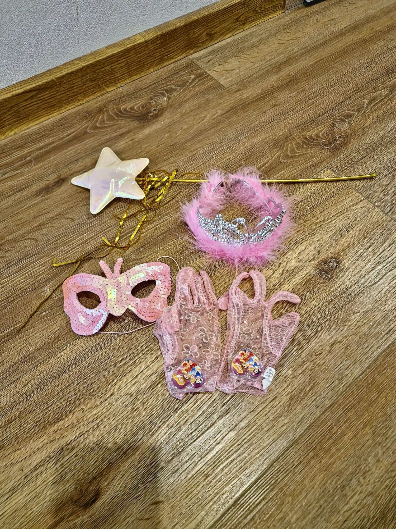 Śliczna sukieneczka dla dziewczynki księżniczka , barbie cały zestaw