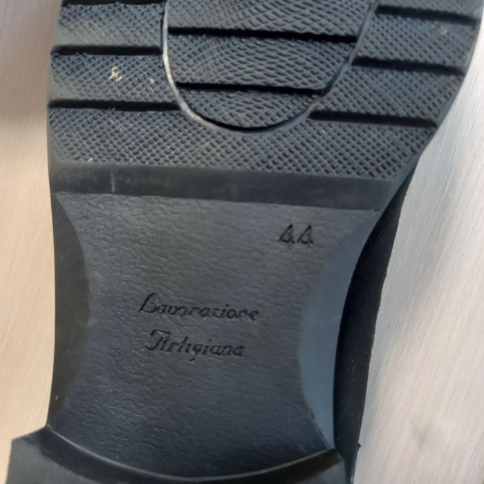 Зимові чоловічі замшеві черевики.