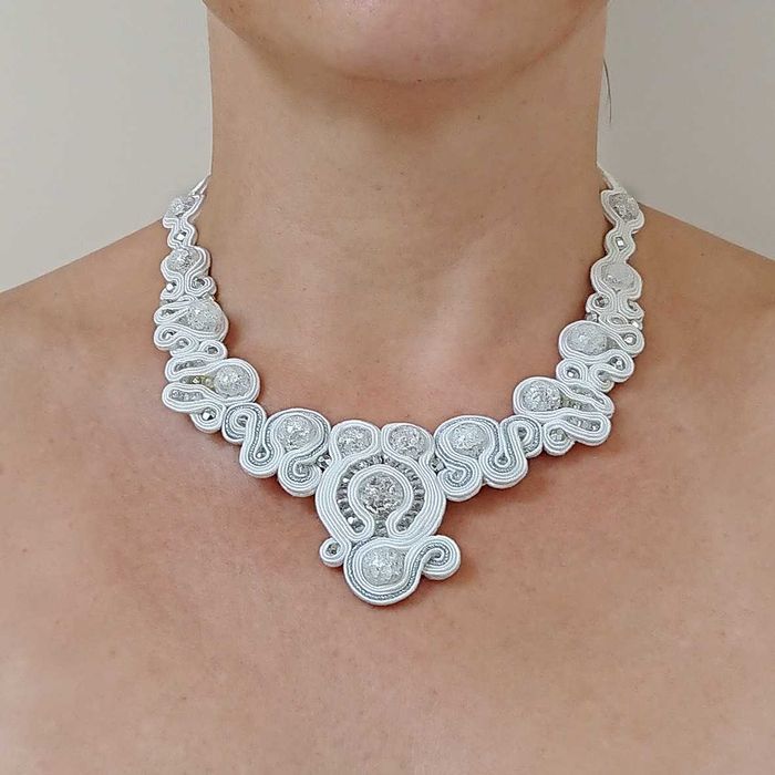 Naszyjnik ślubny sutasz, biało-srebrny. Kwarc lodowy.