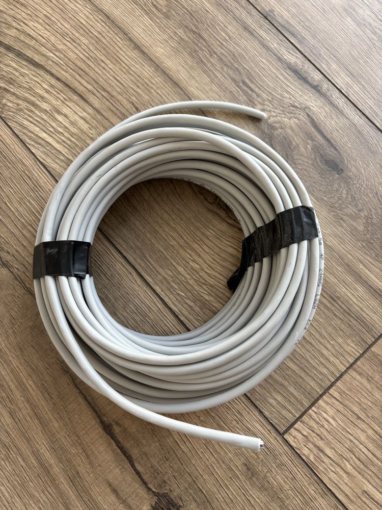 Właczniki, wentylacja, kabel internetowy