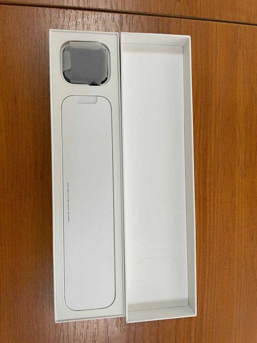 Apple Watch SE 44mm (Space Gray, GPS)