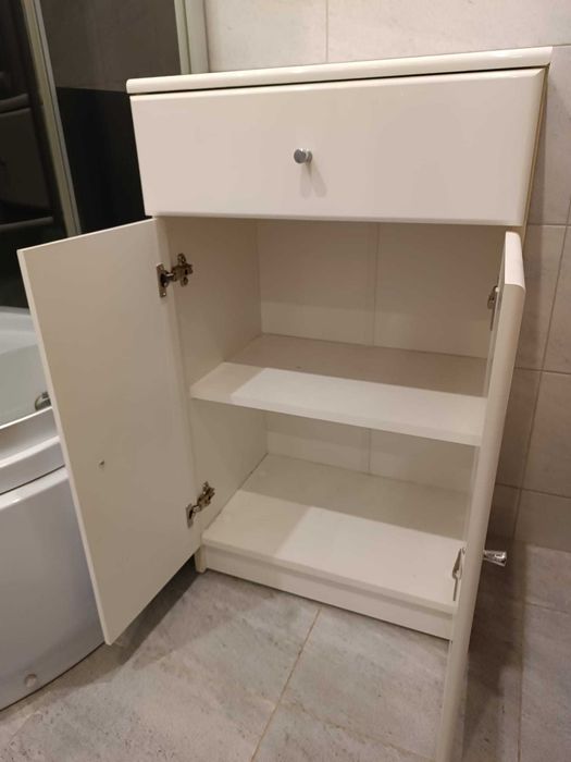 Meble łazienkowe, szafka+ słupek