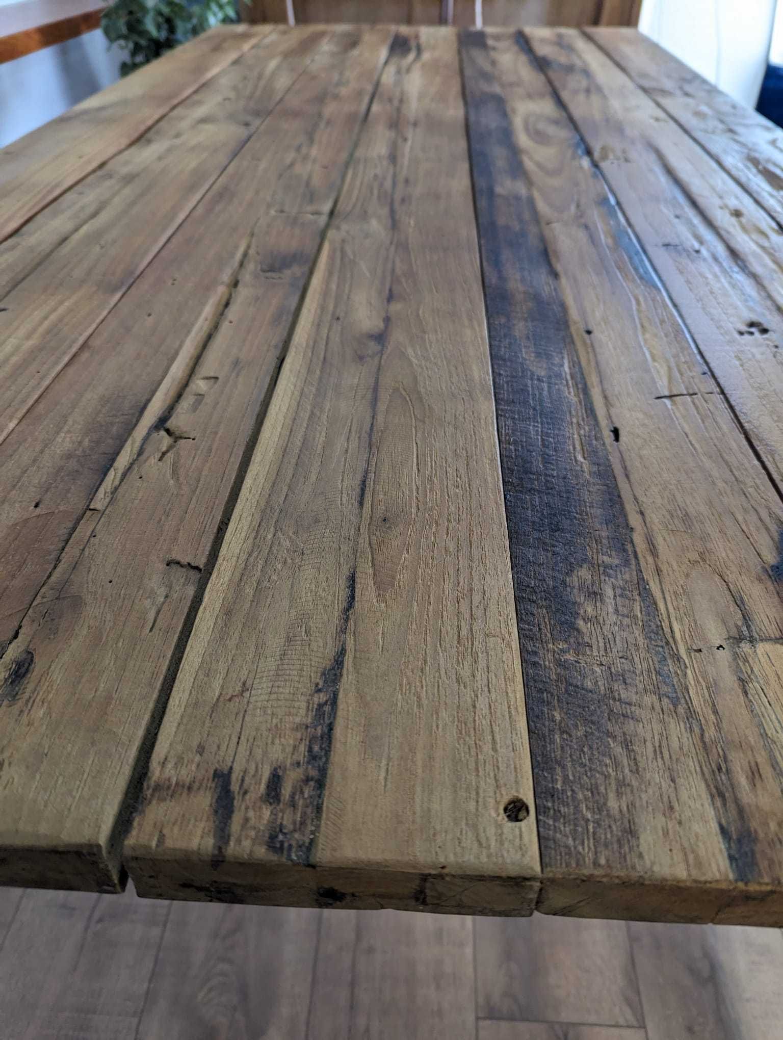 Stół rustykalny z drewna tekowego