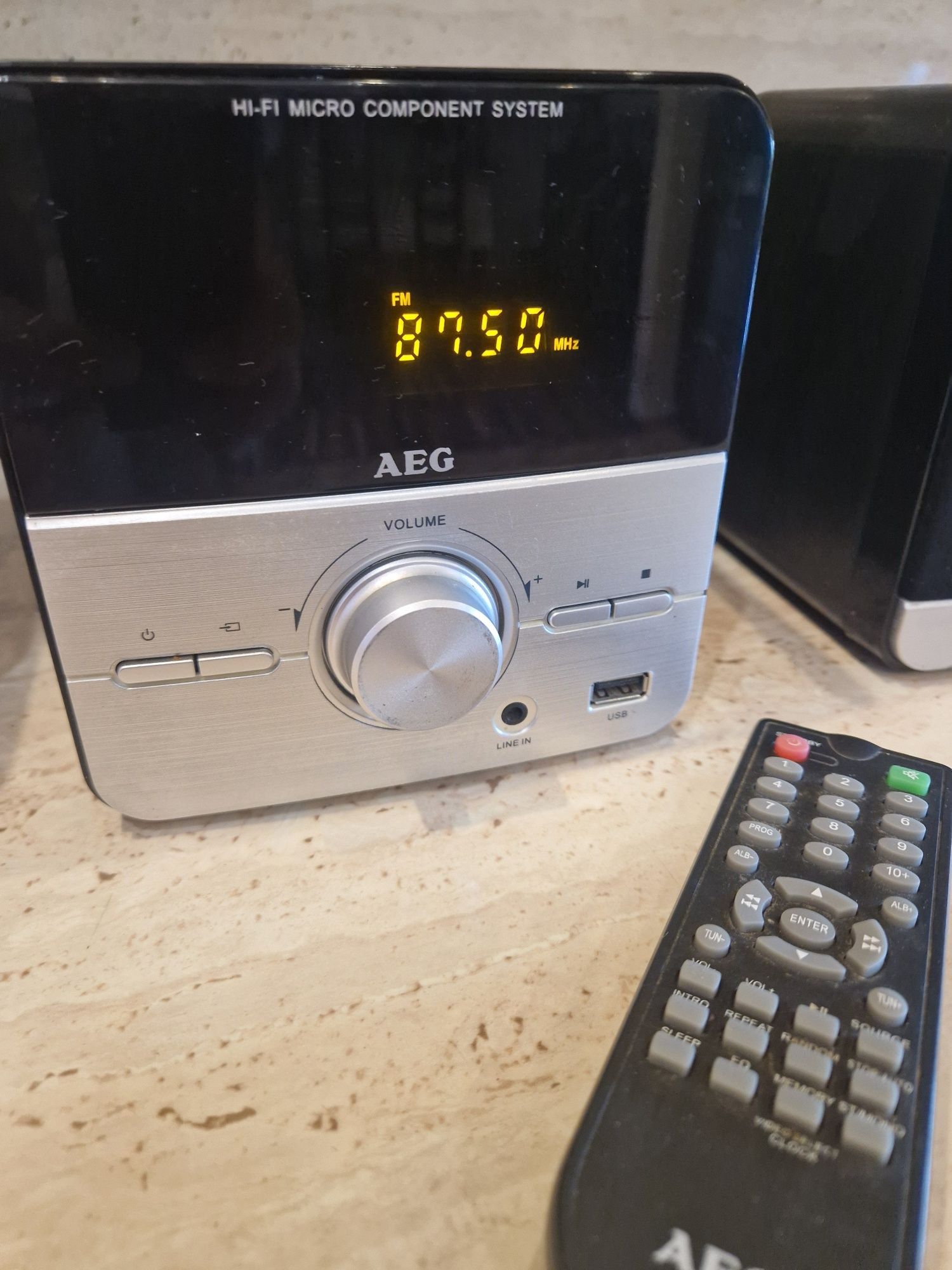 Mini wieża AEG MC 4458iP