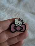 Przypinka Hello Kitty kokardka.