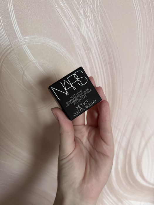 консилер NARS Soft Matte Complete Concealer