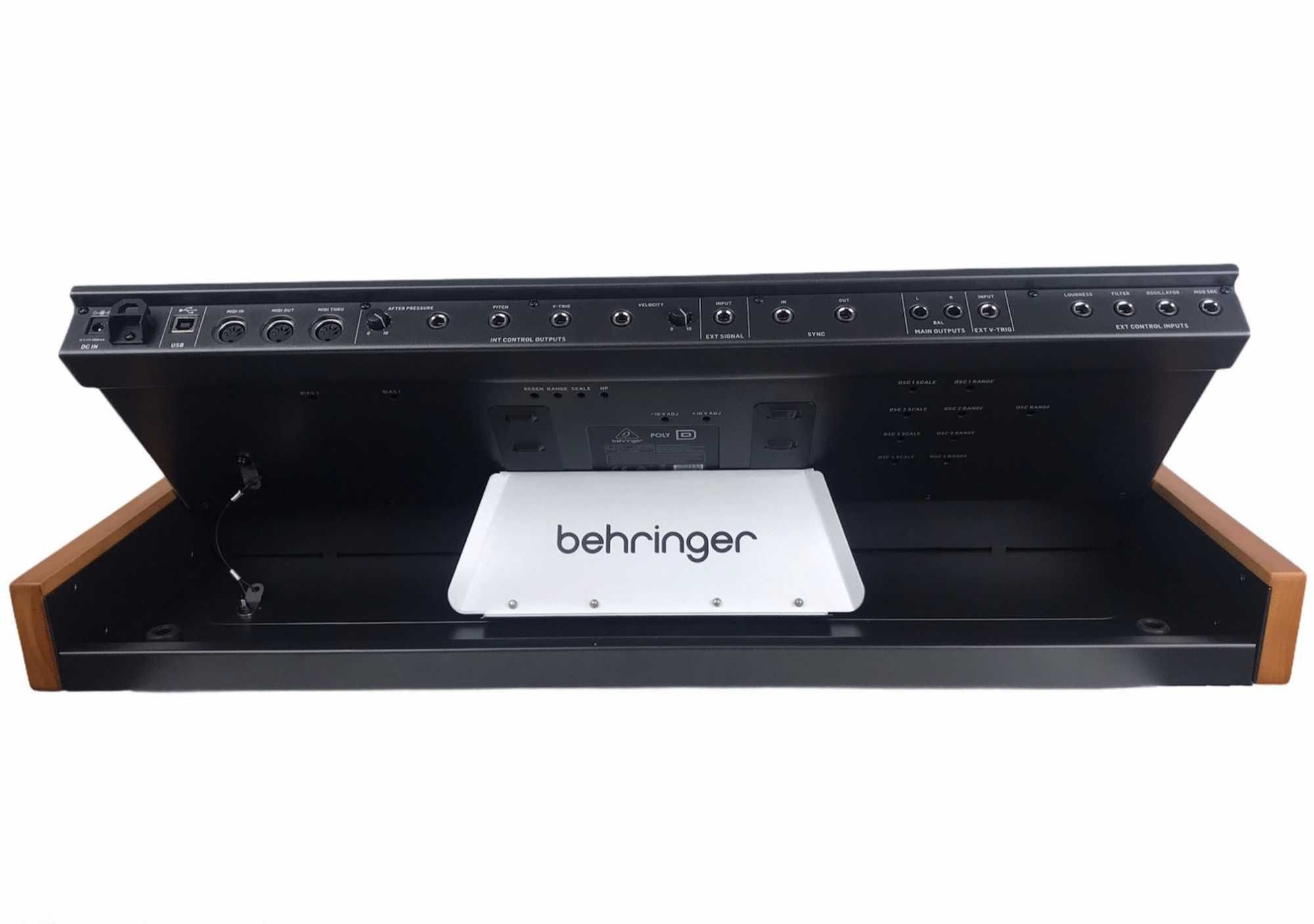 Синтезатор Behringer Poly D