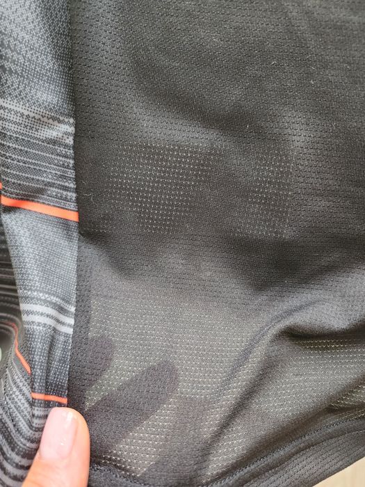 Продам чоловічу футболку Puma