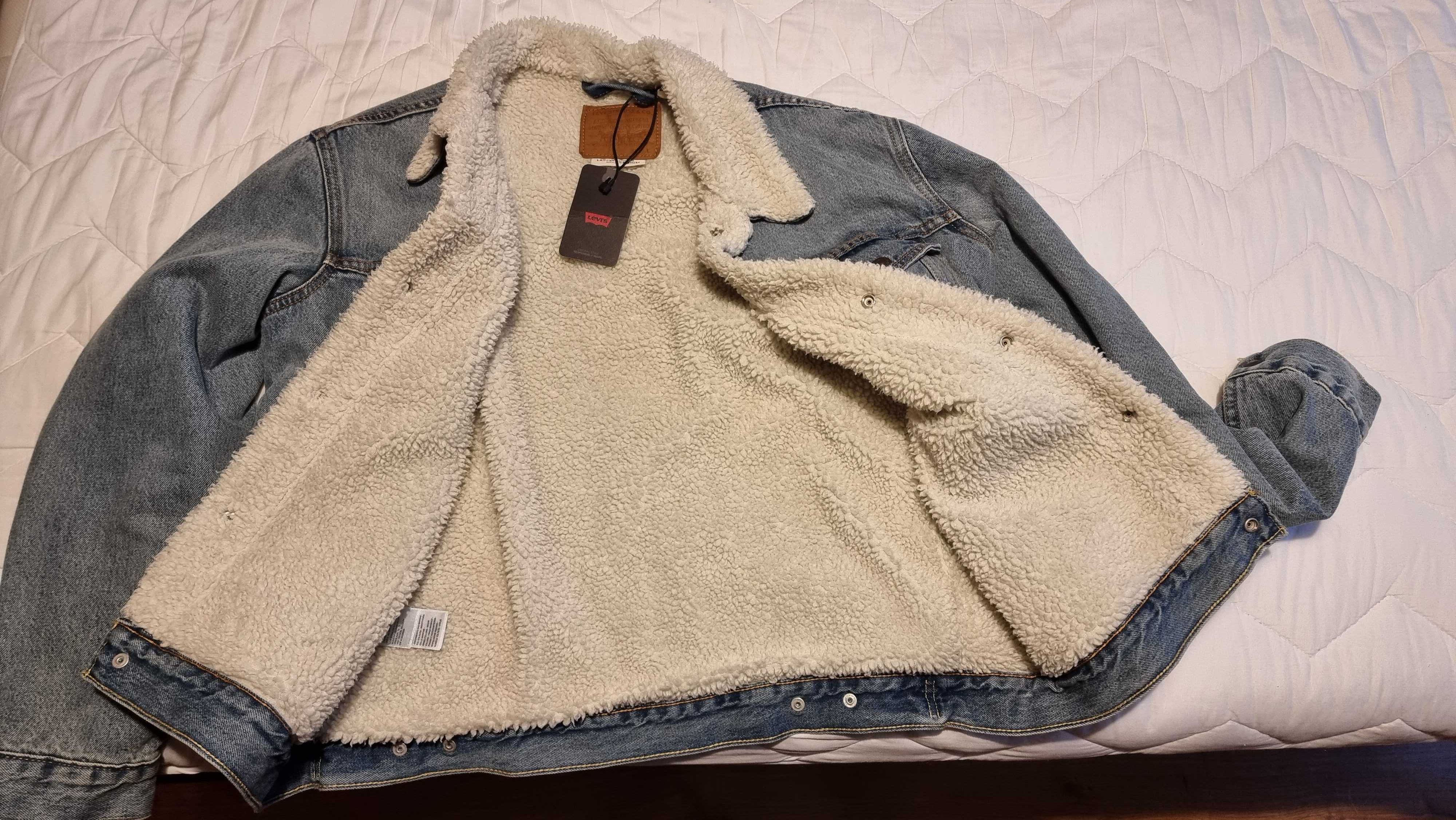 Nowa kurtka jeansowa Levis w rozmiarze L ocieplana