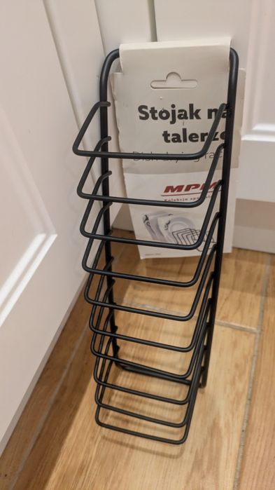 Nowy stojak na talerze