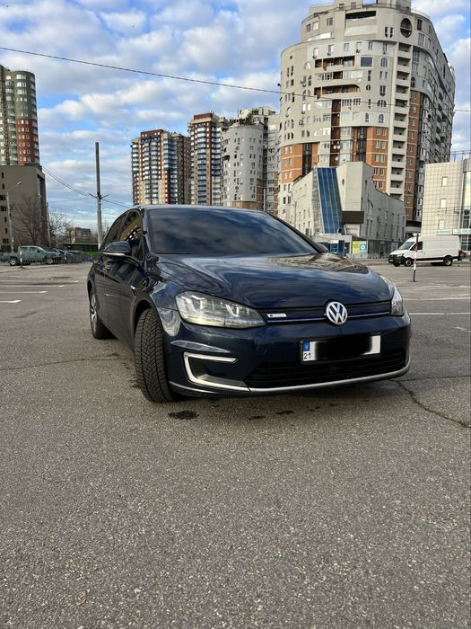 Продам Volkswagen E-Golf 2014 года 24 квт