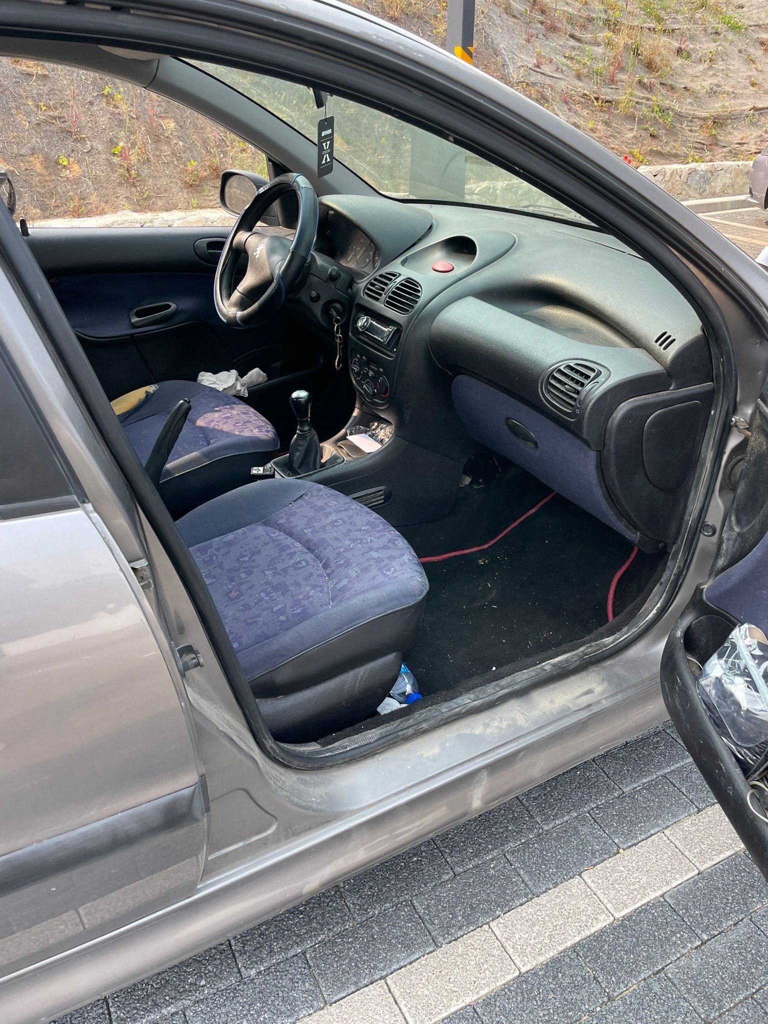 Peugeot 206  1.1