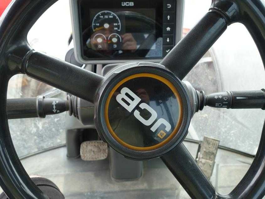 Ciągnik rolniczy JCB Fastrac 4220 - 2015 - 8332 mth