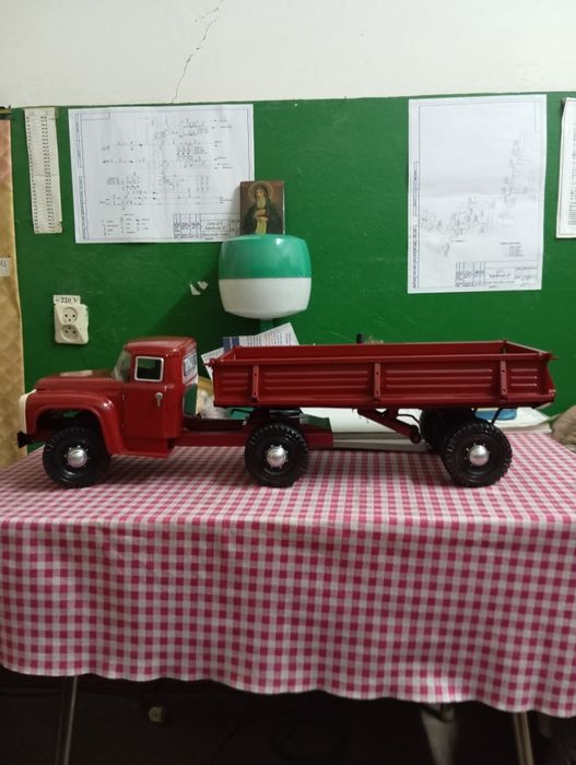 Игрушка машинка СССР. ЗИЛ - АЗЛК