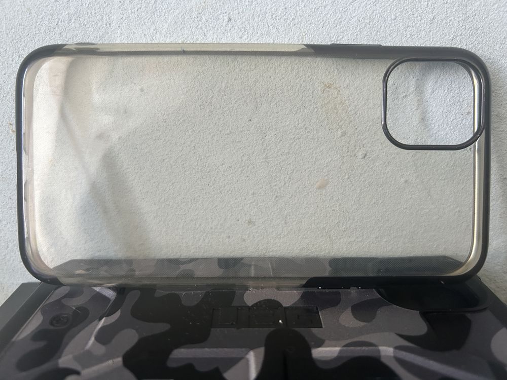 Продам чехлы для  iPhone 11 uag