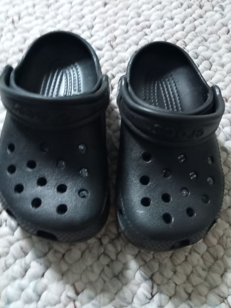 Nowe sandałki crocs dla chłopca