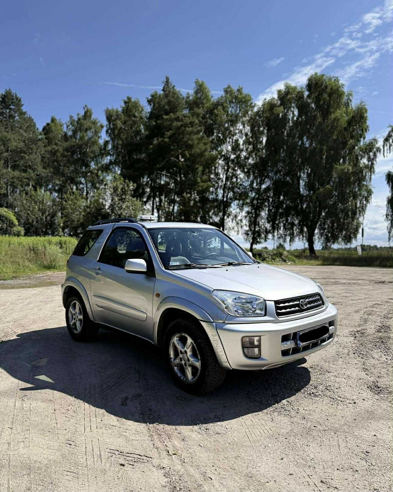 Toyote Rav-4 z 2001 roku 2.0 benzyna  4x4