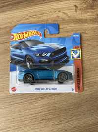 Hot wheels ford shelby gt350r