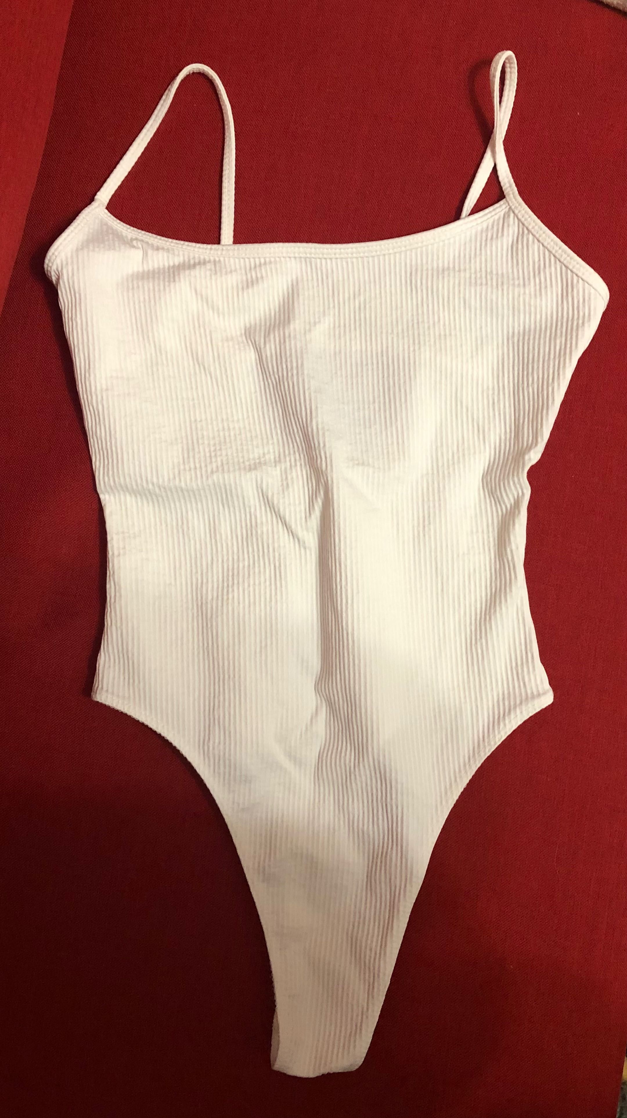 Боді Bershka s xs