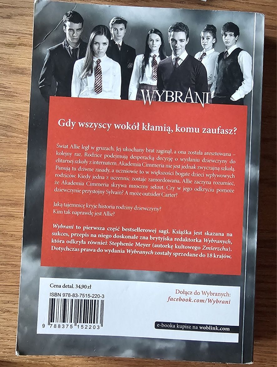Książka C.J.Daugherty "Wybrani"