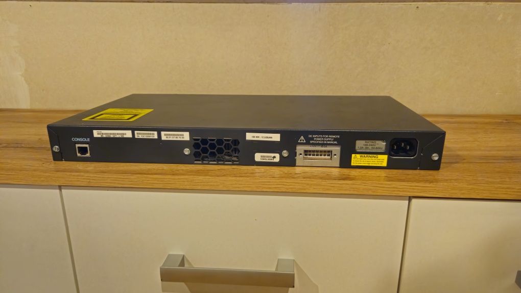 Przełącznik Cisco L2 WS-C2960-24TT-L