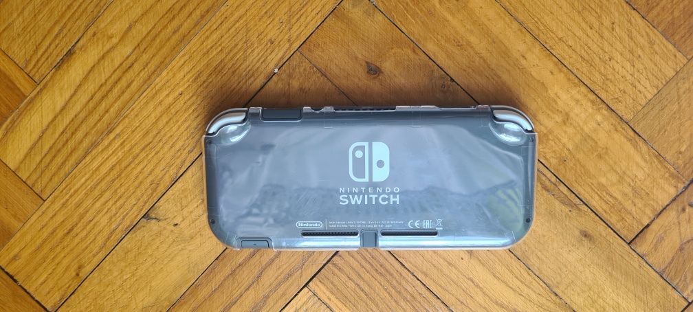 Konsola Nintendo Switch + etui + 2 gry
