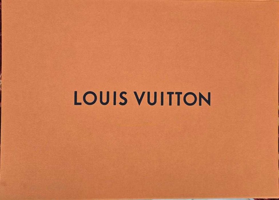Nowy szal dwustronny Louis Vuitton