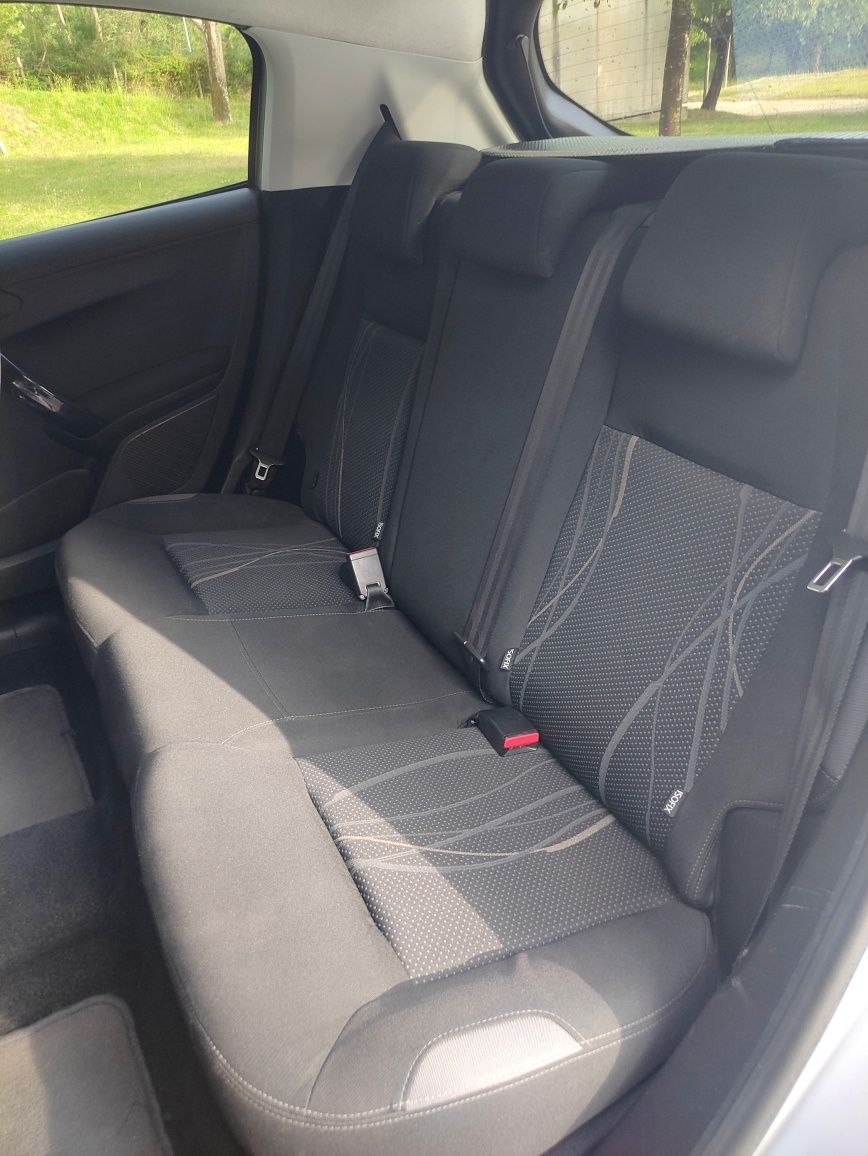 Peugeot 208 Apenas 102.000 km