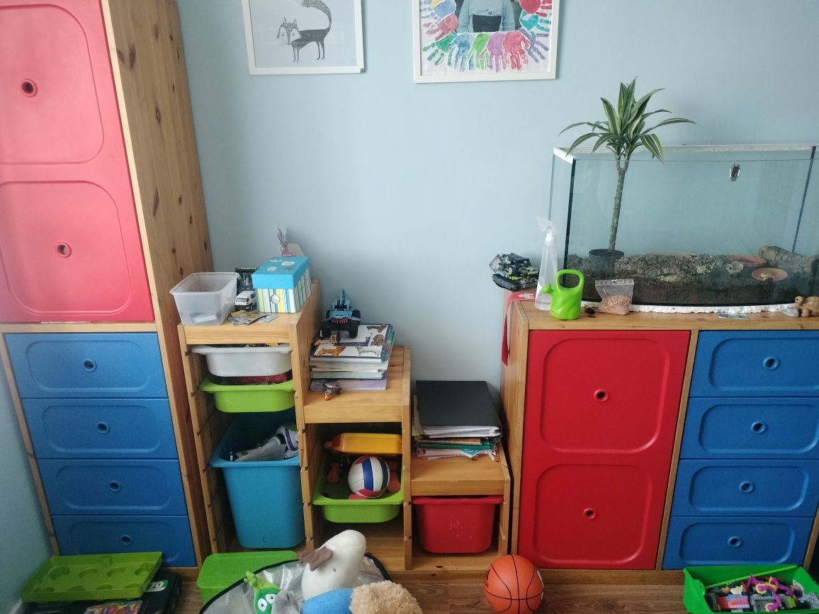 Łóżko pojedyncze sosnowe ze skrzynią + meble IKEA Trofast
