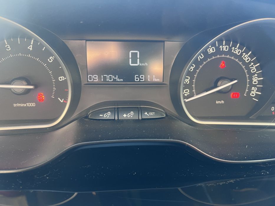 Peugeot 208 PureTech